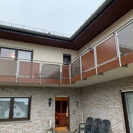 Ferienwohnungjahrsfeld Strassenhaus المظهر الخارجي الصورة
