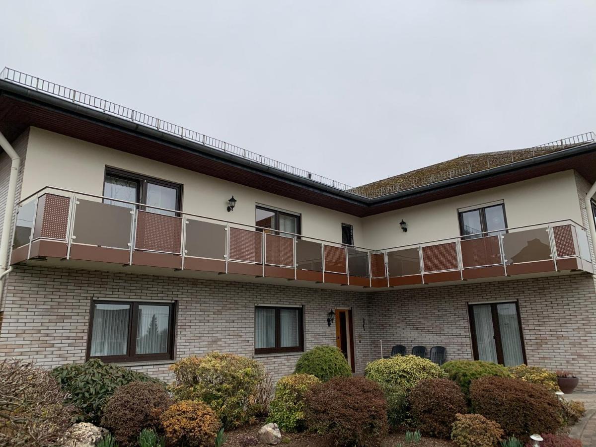 Ferienwohnungjahrsfeld Strassenhaus المظهر الخارجي الصورة